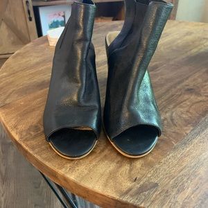 Steve Madden black booties